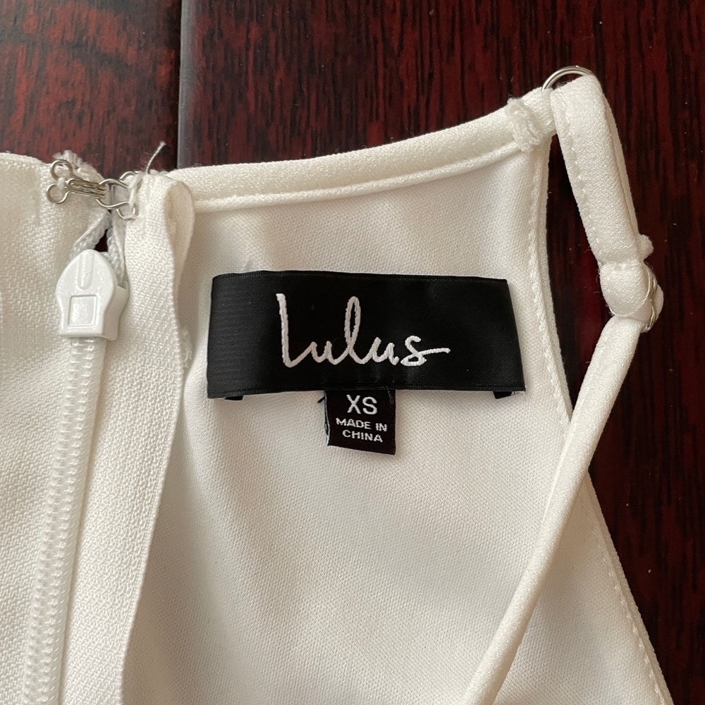 Lulu’s • White Midi Dress in size XS - Picture 4 of 8